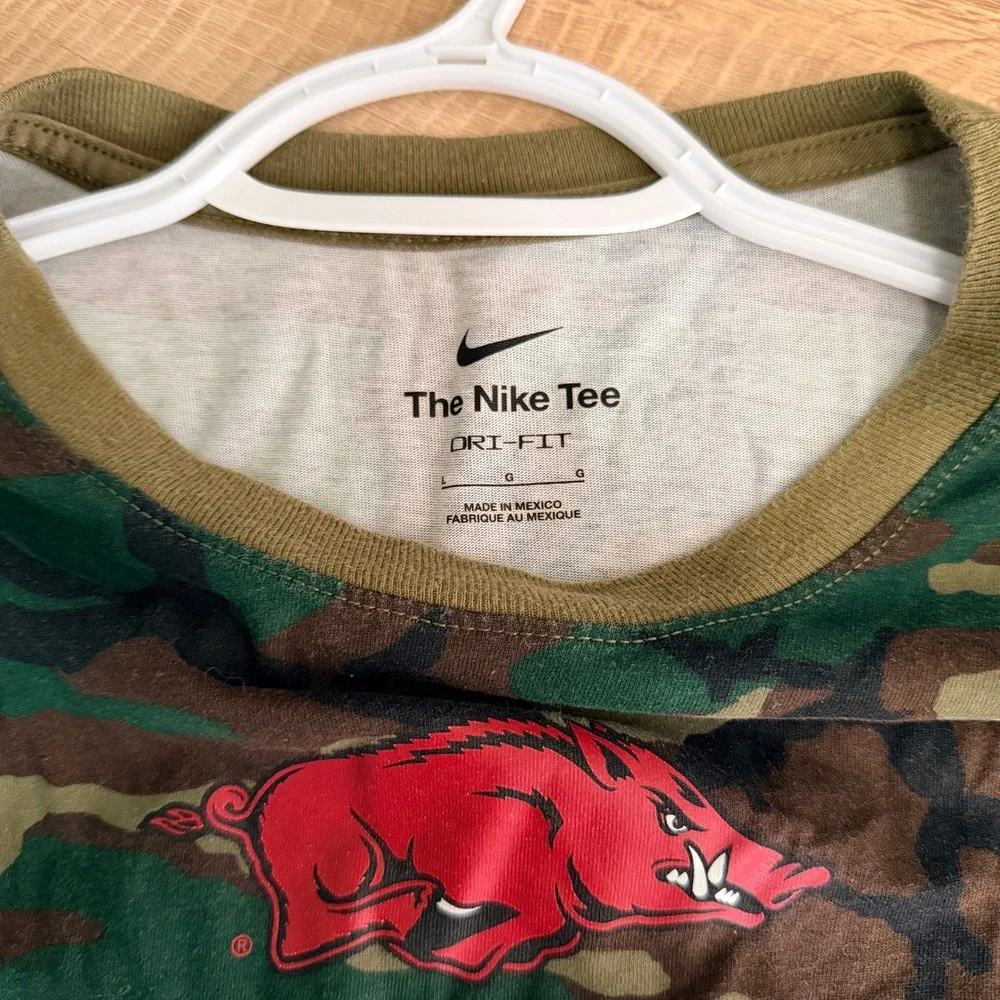 Nike Arkansas Razorbacks Military Veteran Long Sleeve Shirt Mens L Camo Dri-FIT - Picture 4 of 7